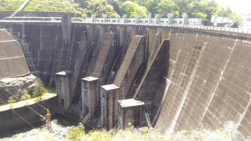 高山ダム