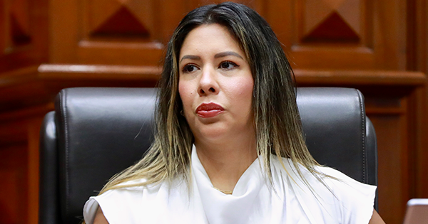 Amuruz se enoja con decisión de Comisión de Ética en su contra