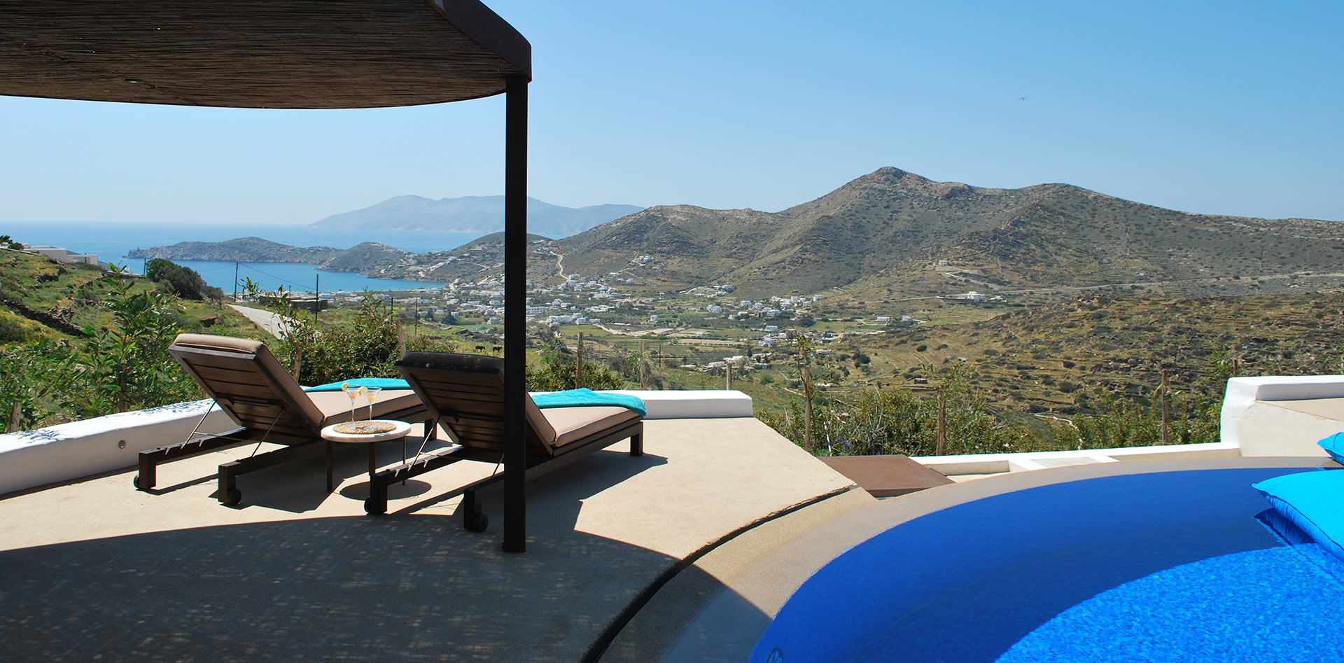 Sea view from the outdoor pool