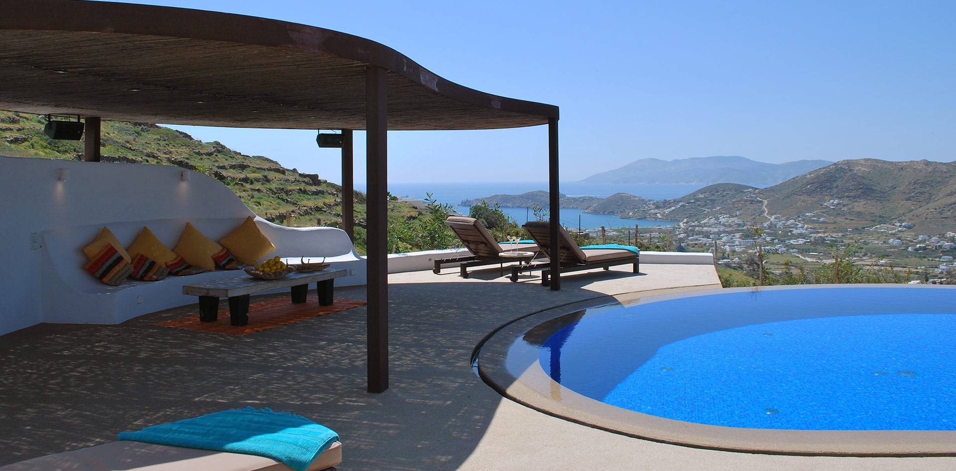 Sea view from the outdoor pool