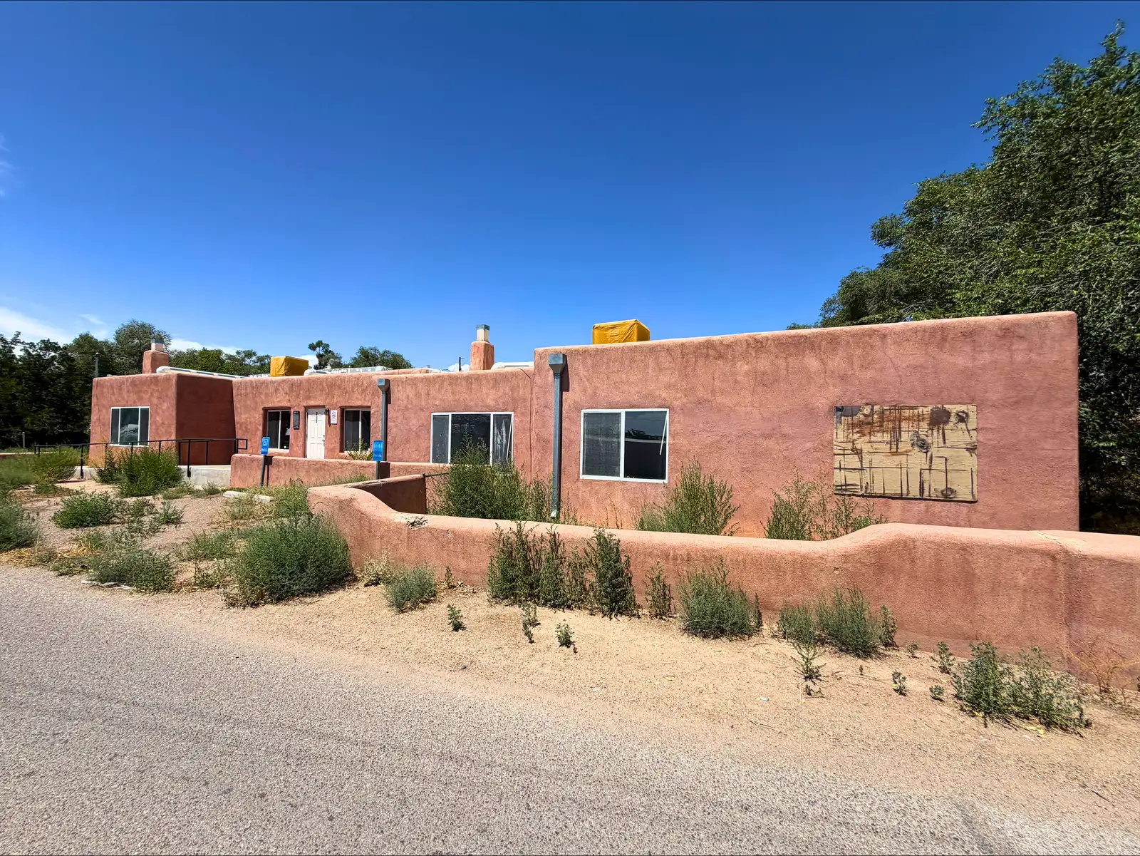 305 Lagunitas Ln SW image 2