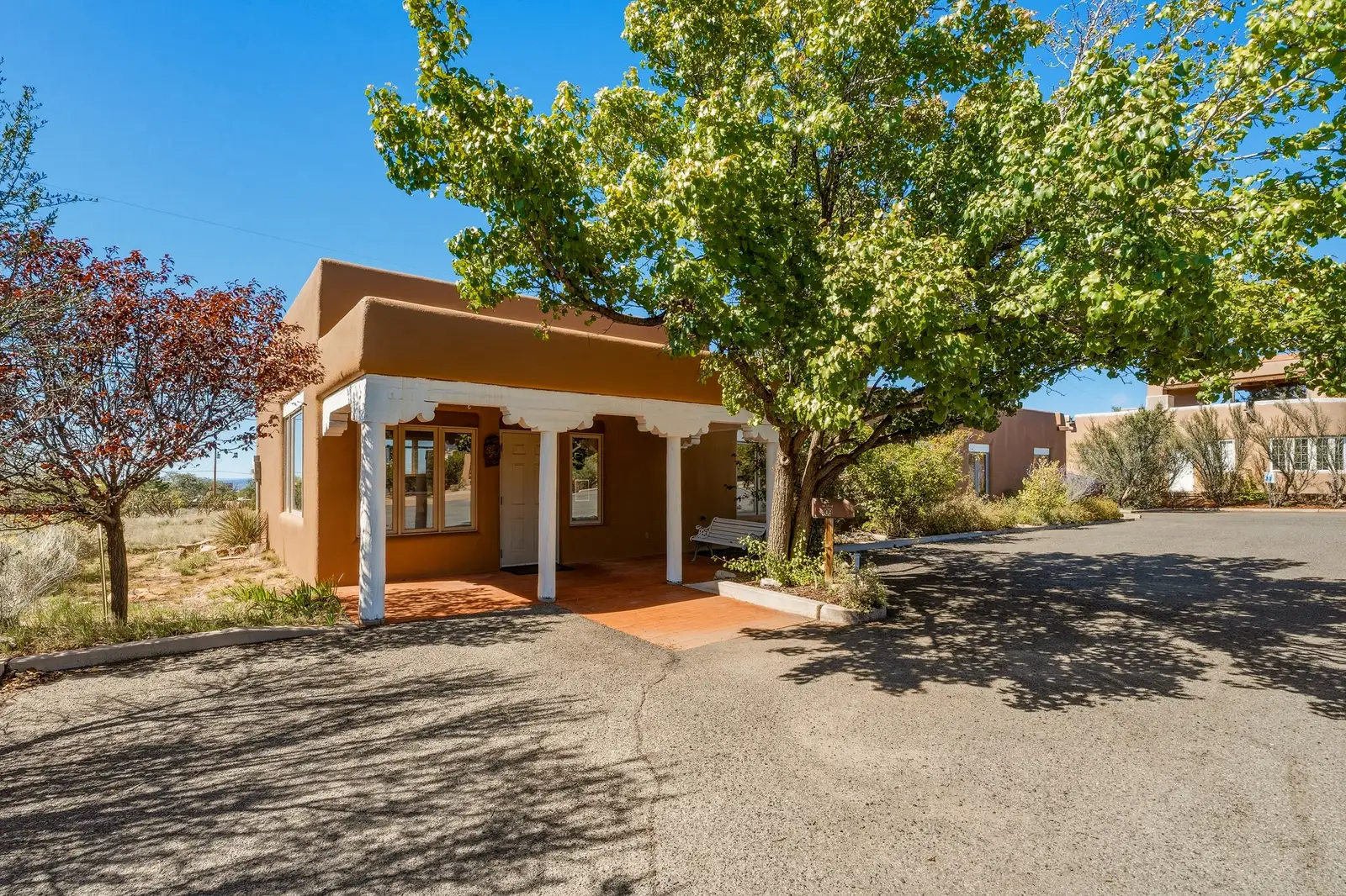 409 Botulph Ln image 4