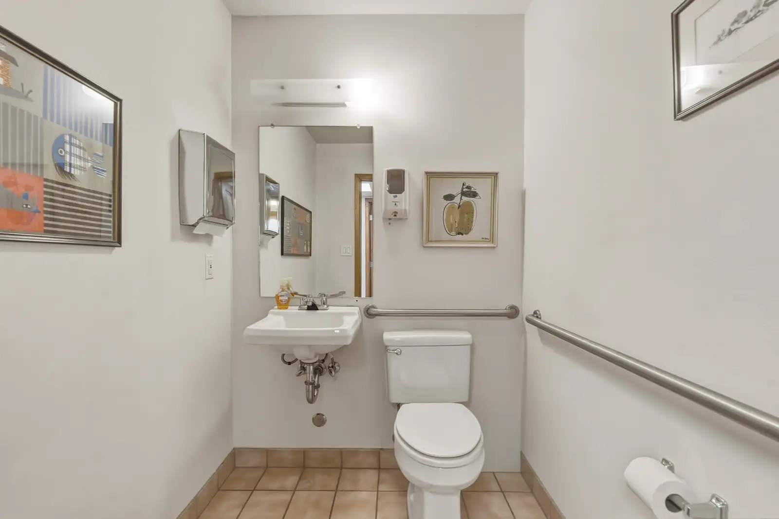 409 Botulph Ln image 24