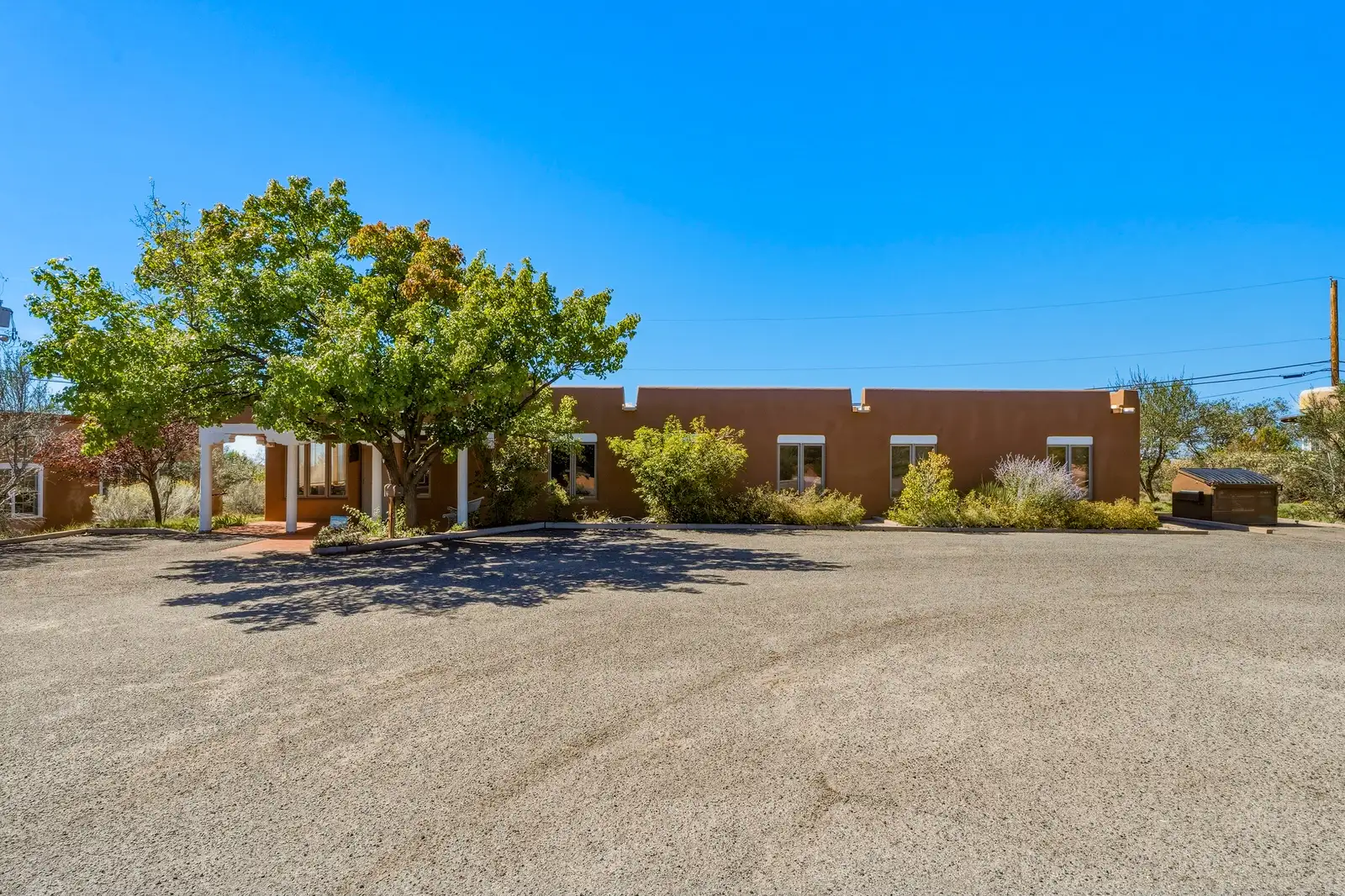 409 Botulph Ln image 6