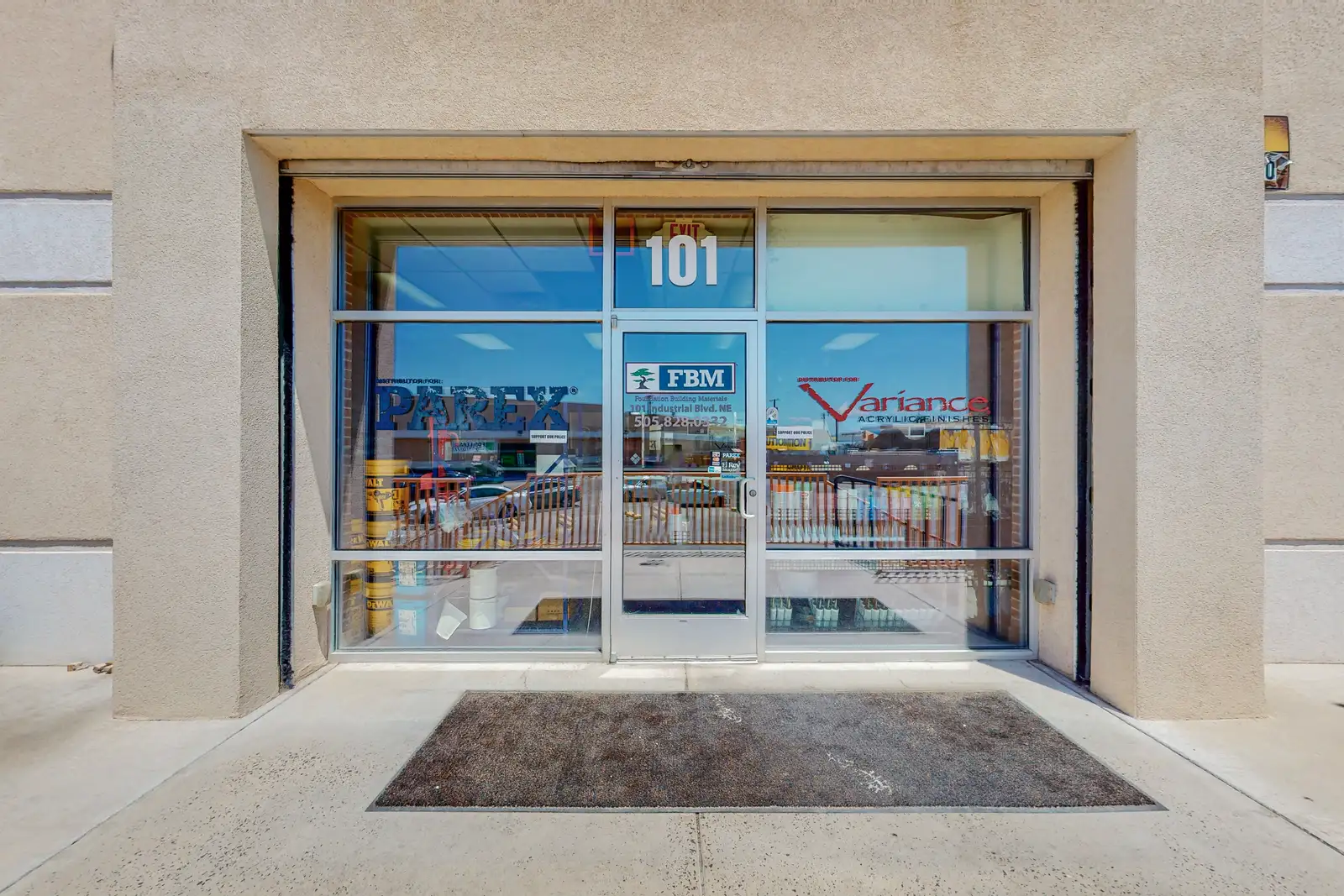 BELOW MARKET Warehouse, Office & Yard image 4
