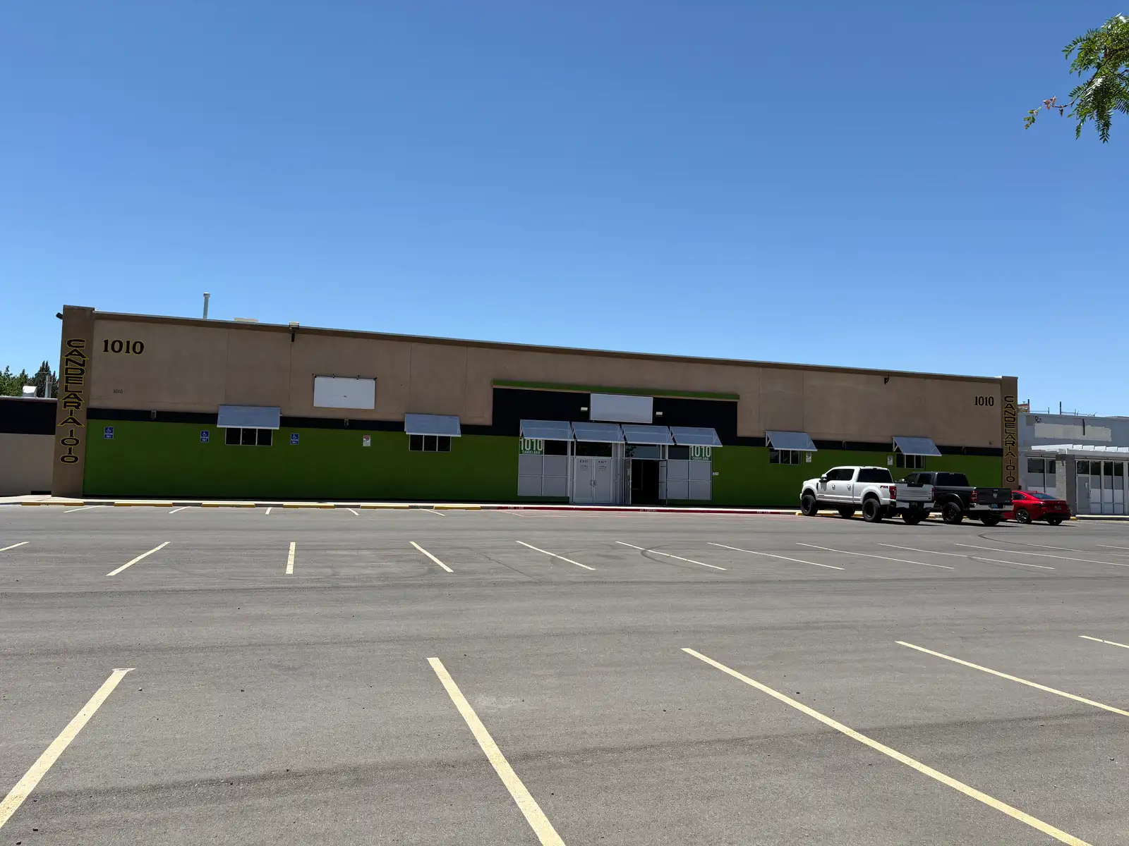 1010 Candelaria Rd NW image 1