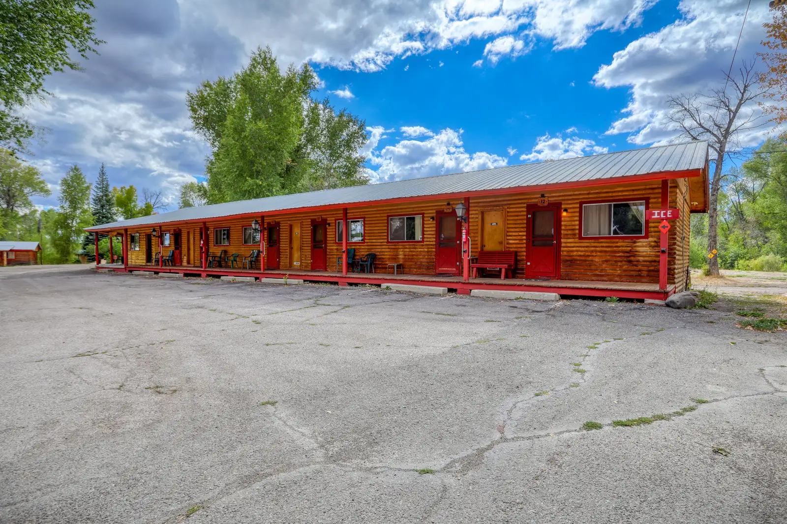 Elkhorn Lodge-36 Units, Huge Potential! image 24