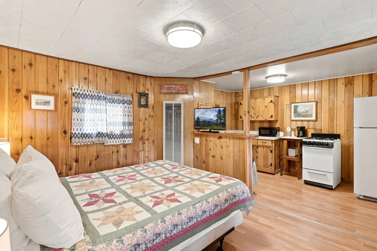 Elkhorn Lodge-36 Units, Huge Potential! image 52