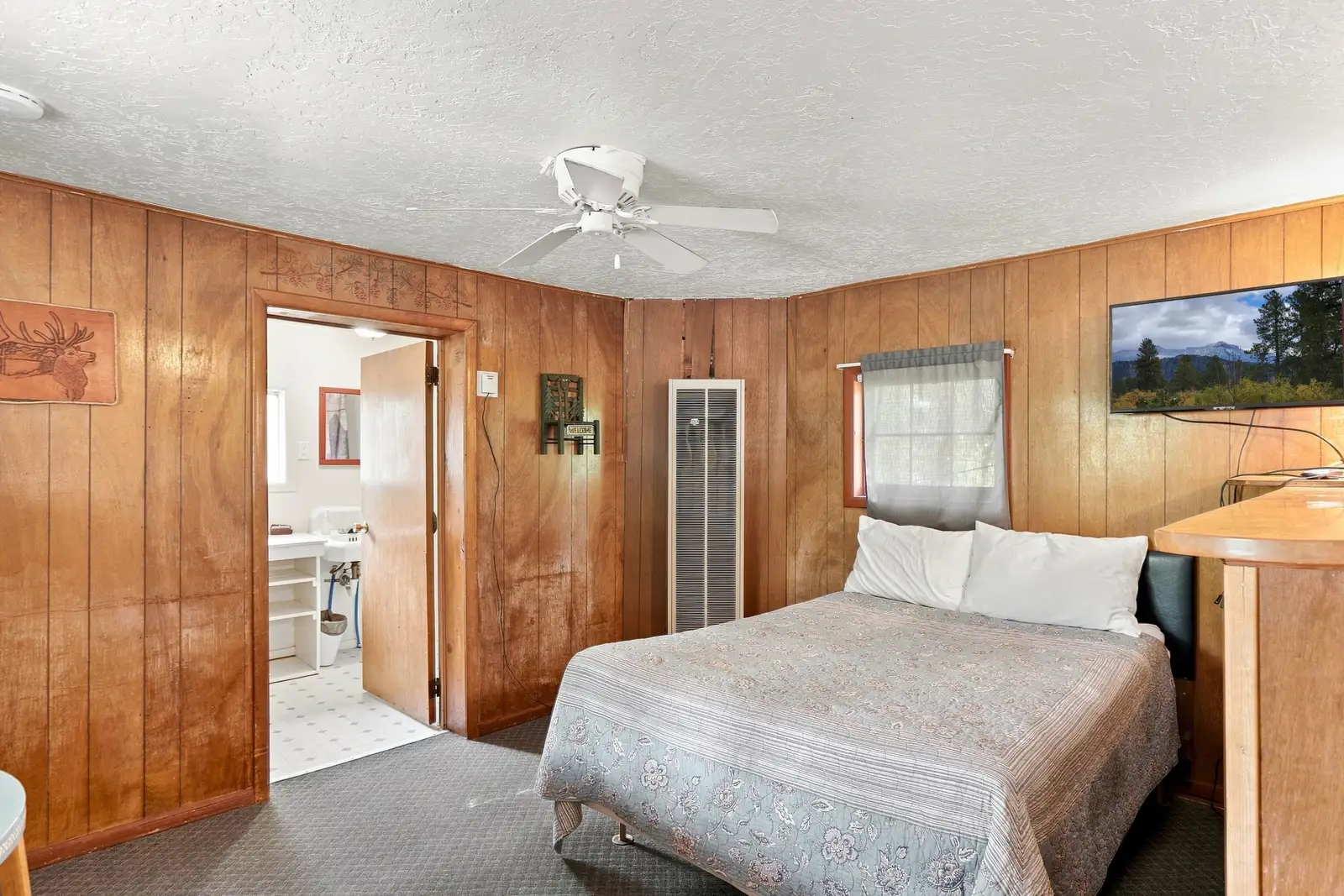 Elkhorn Lodge-36 Units, Huge Potential! image 58