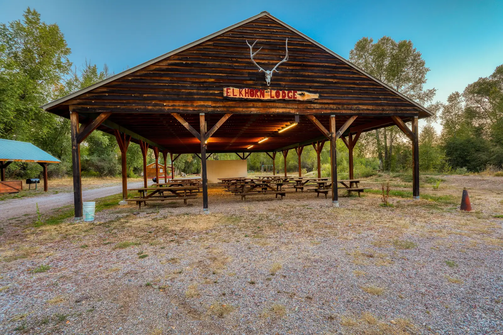 Elkhorn Lodge-36 Units, Huge Potential! image 41