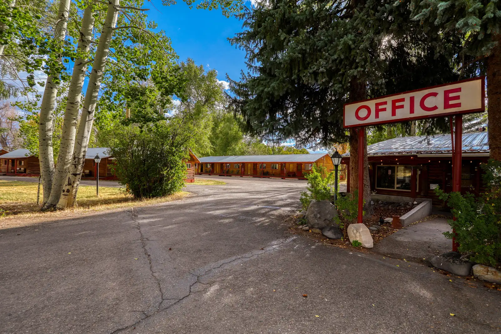 Elkhorn Lodge-36 Units, Huge Potential! image 15