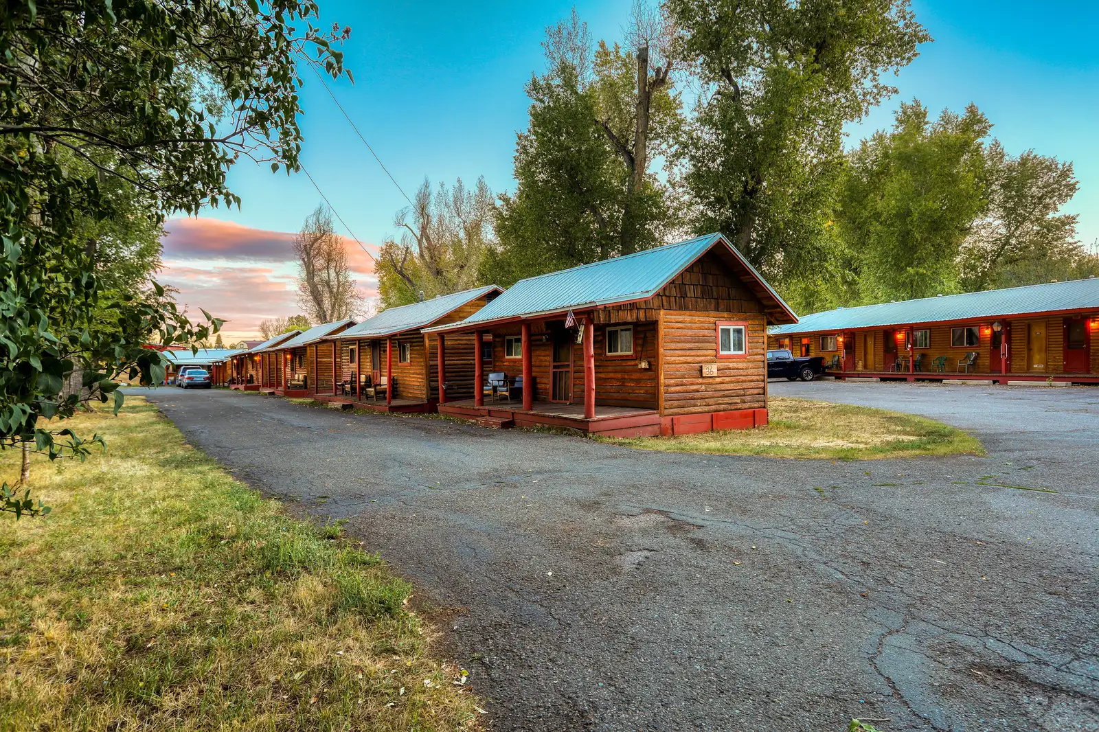 Elkhorn Lodge-36 Units, Huge Potential! image 28