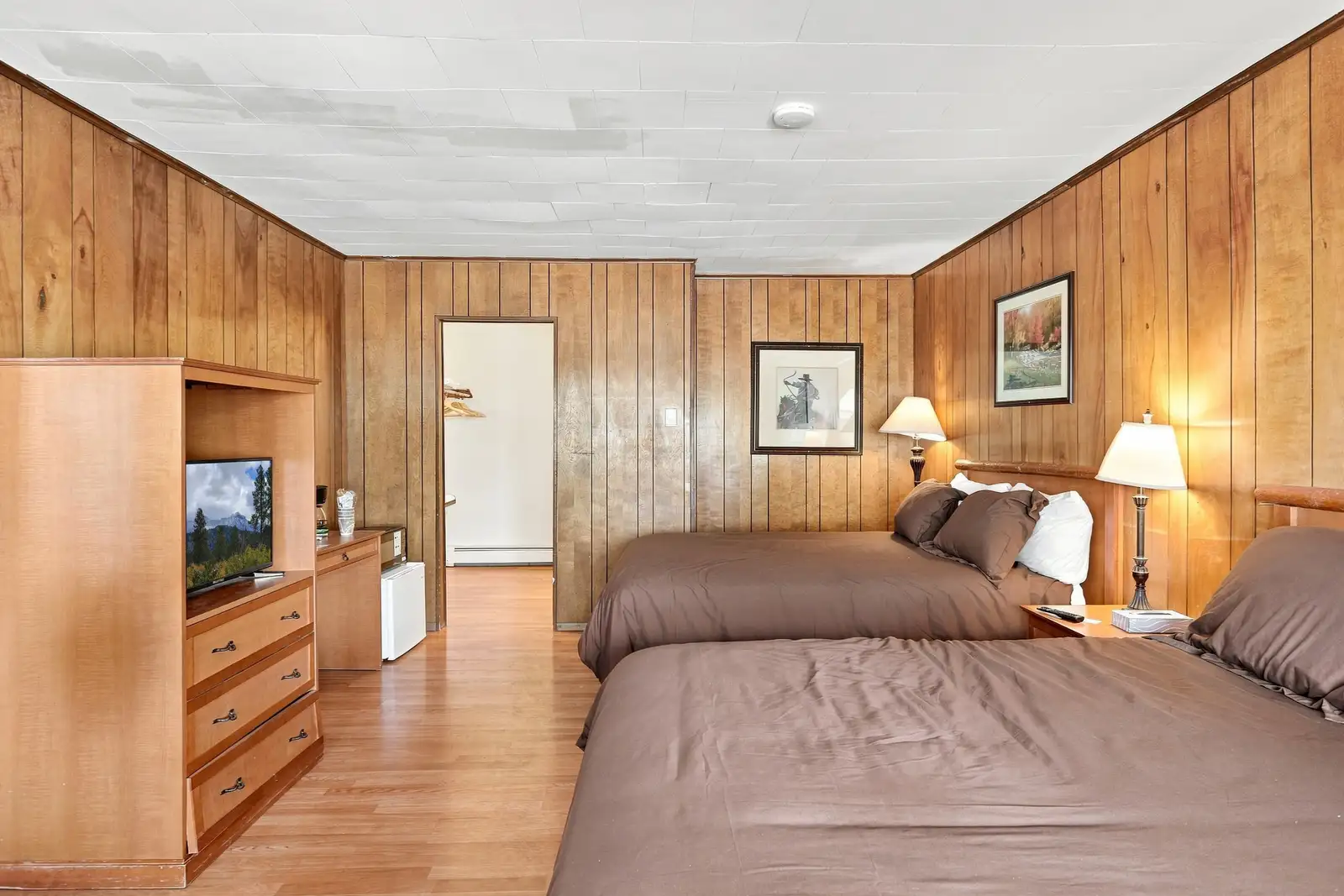 Elkhorn Lodge-36 Units, Huge Potential! image 62