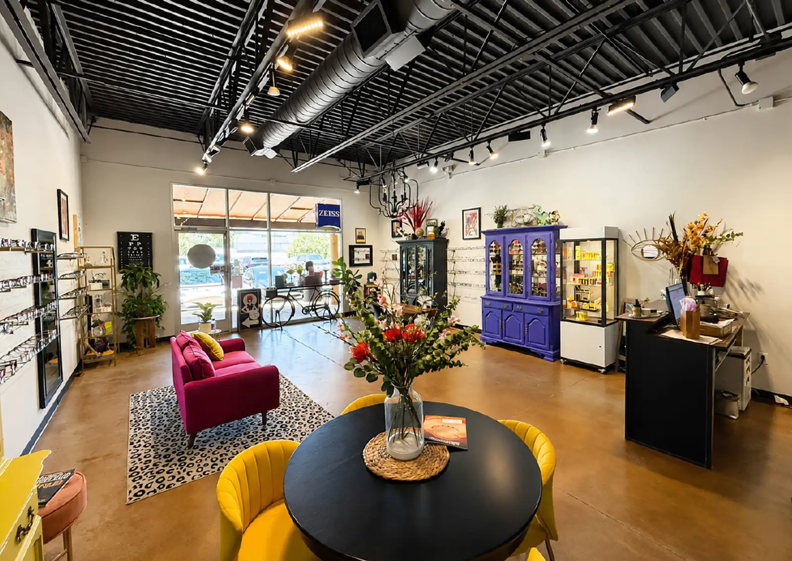 Charming Retail Space image 2