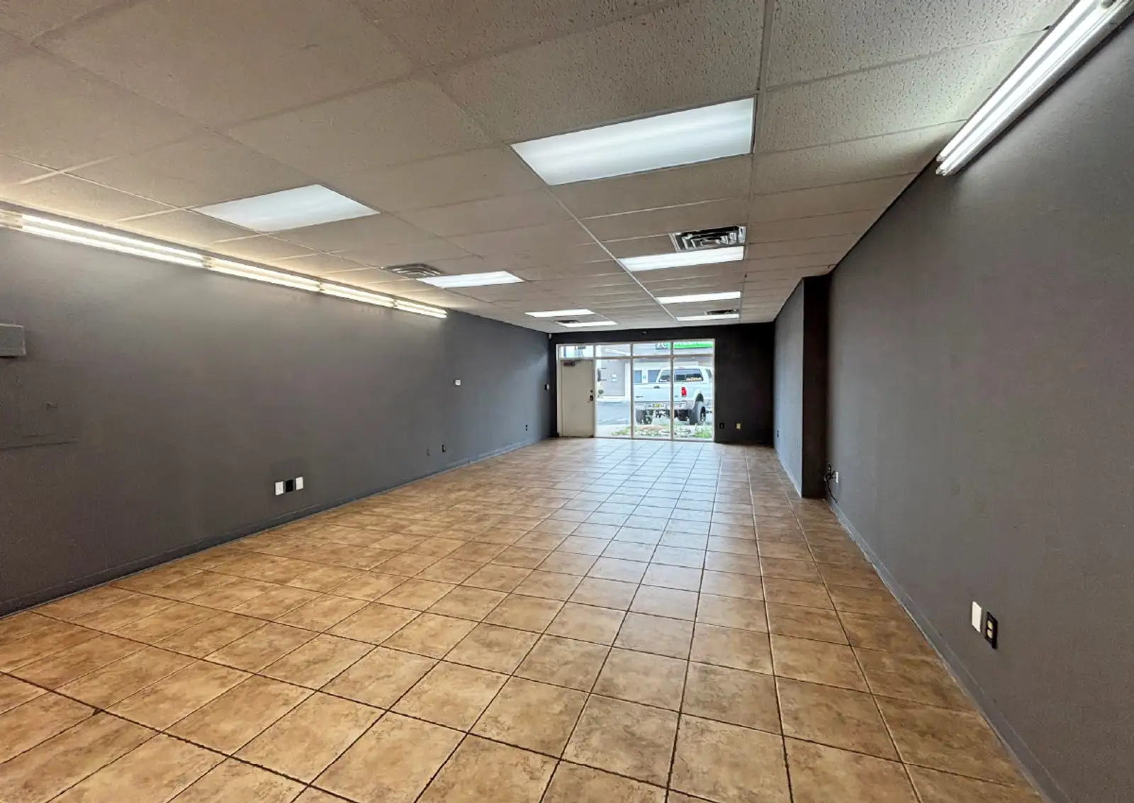 Los Lunas Retail/Warehouse Space image 4