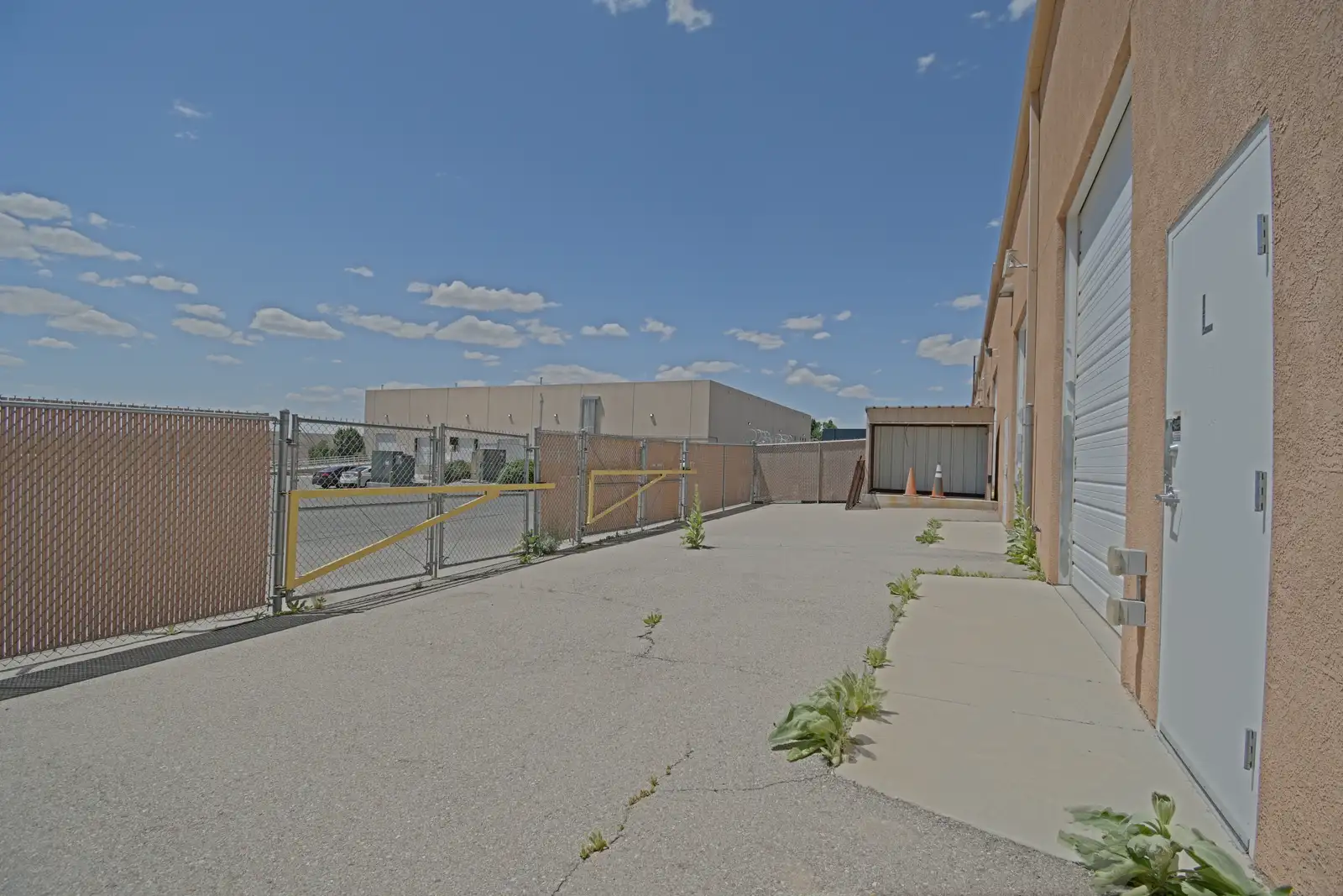 Office / Warehouse image 6