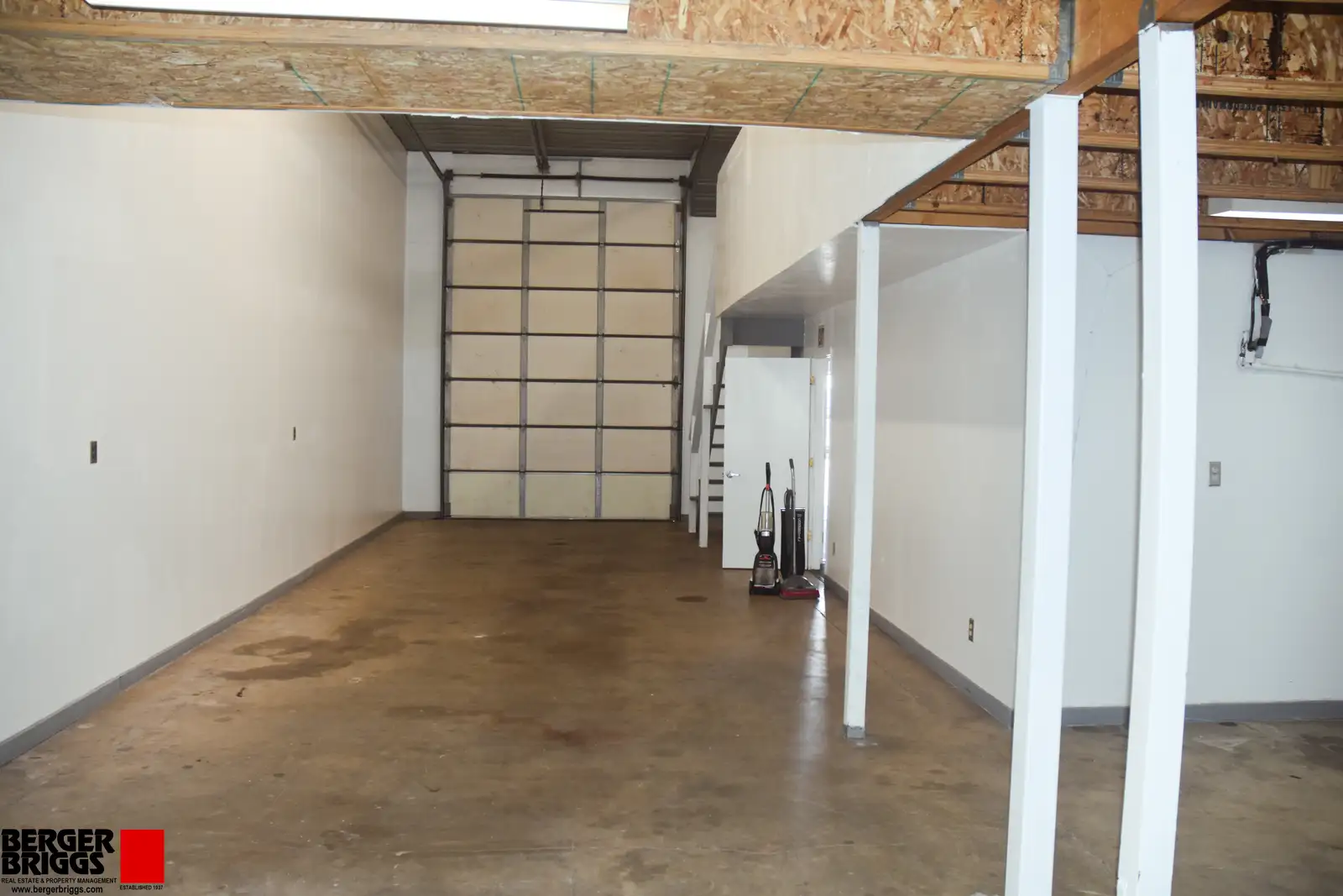 Office Warehouise On Edith Near Osuna image 7