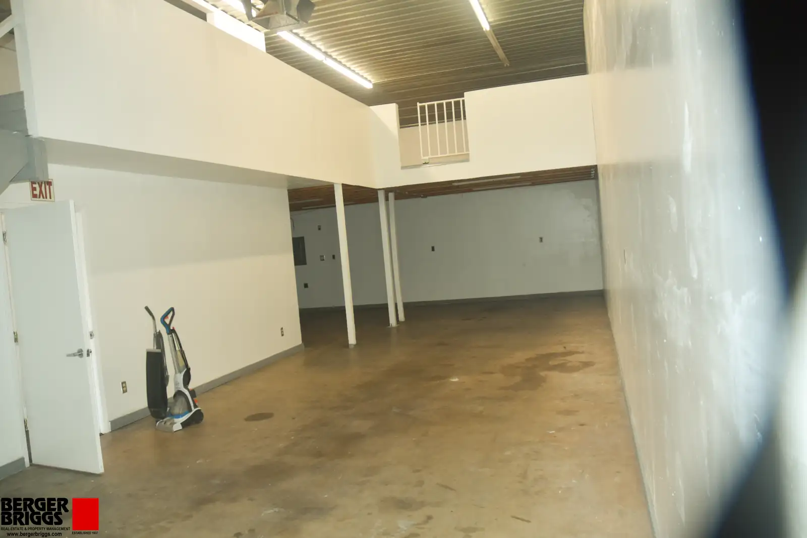 Office Warehouise On Edith Near Osuna image 3