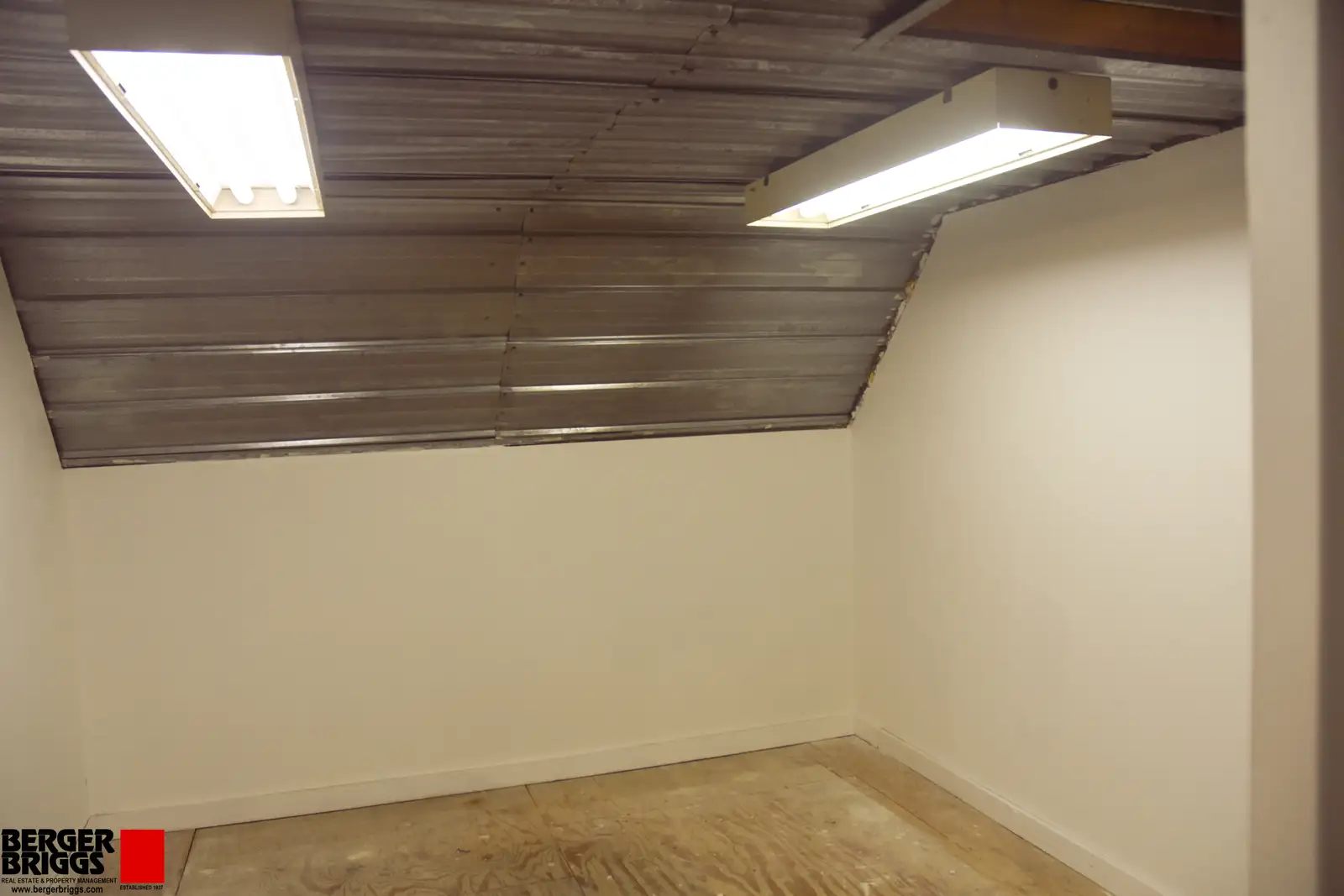 Office Warehouise On Edith Near Osuna image 8