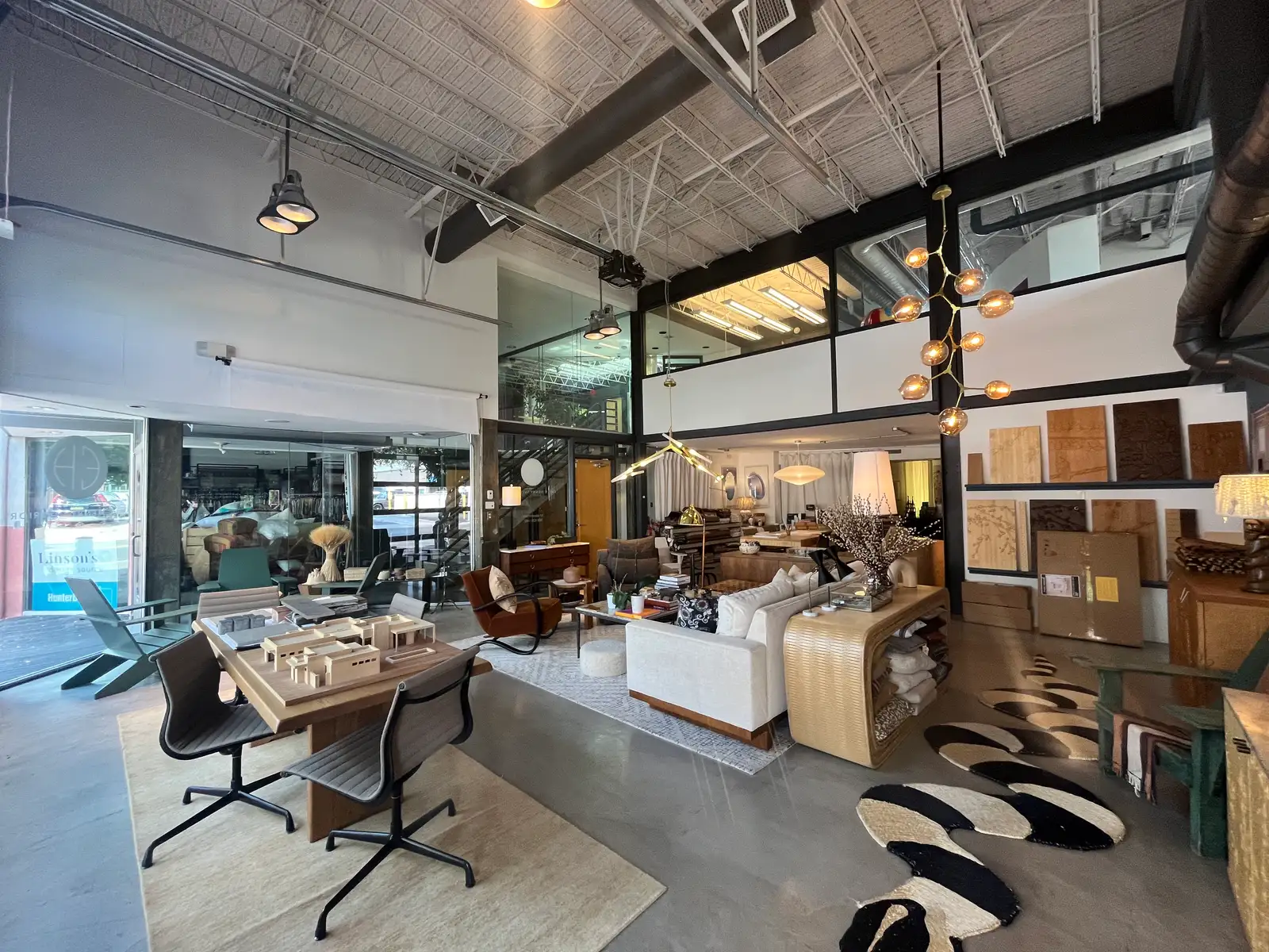 Downtown Office / Retail Space image 7