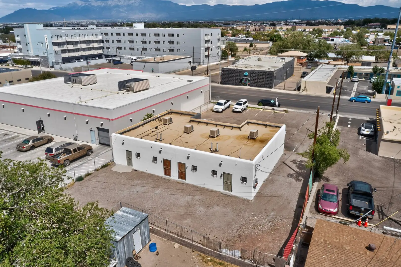 4-SUITE RETAIL/OFFICE · INVESTMENT/OWNER USER image 26
