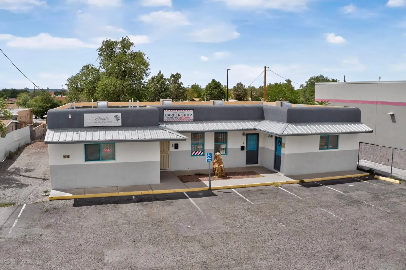 4-SUITE RETAIL/OFFICE · INVESTMENT/OWNER USER image 1