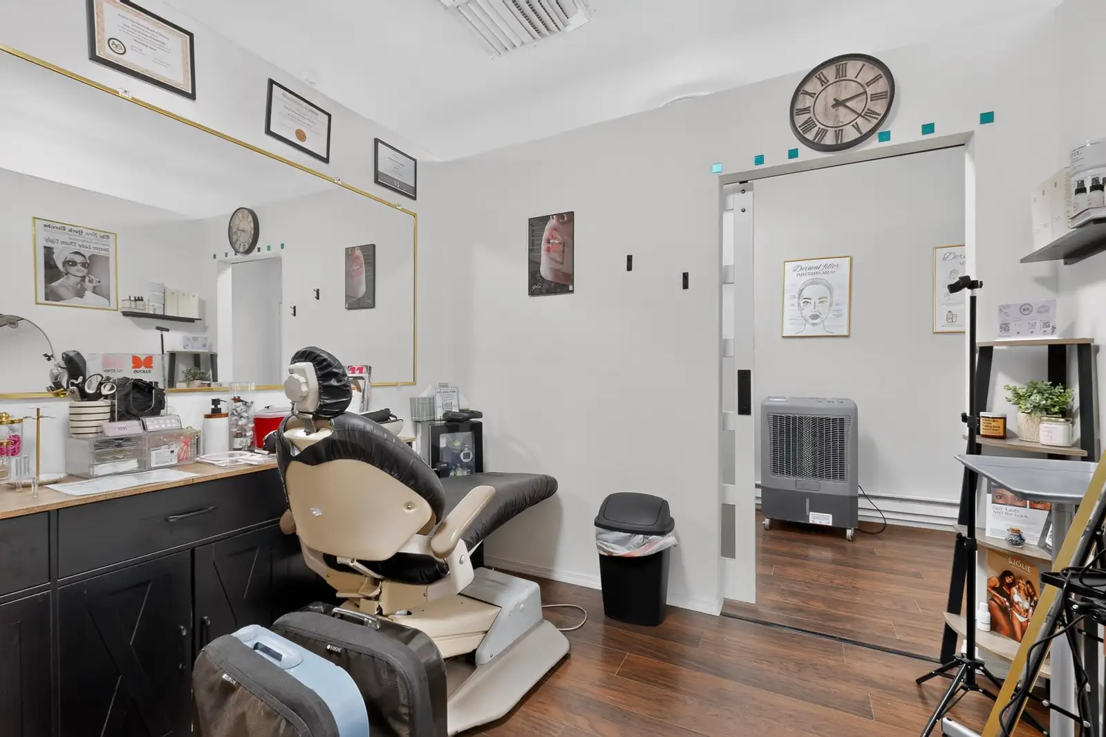 4-SUITE RETAIL/OFFICE · INVESTMENT/OWNER USER image 12