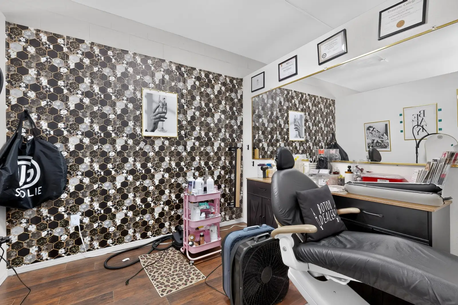 4-SUITE RETAIL/OFFICE · INVESTMENT/OWNER USER image 18