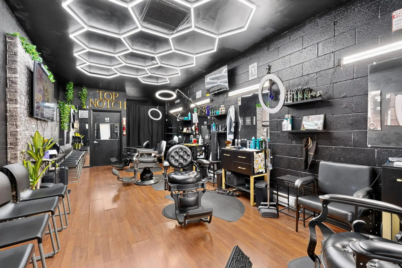4-SUITE RETAIL/OFFICE · INVESTMENT/OWNER USER image 19