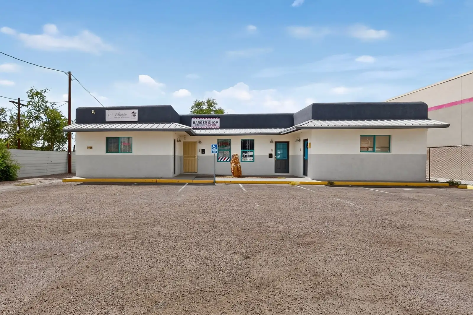 4-SUITE RETAIL/OFFICE · INVESTMENT/OWNER USER image 2