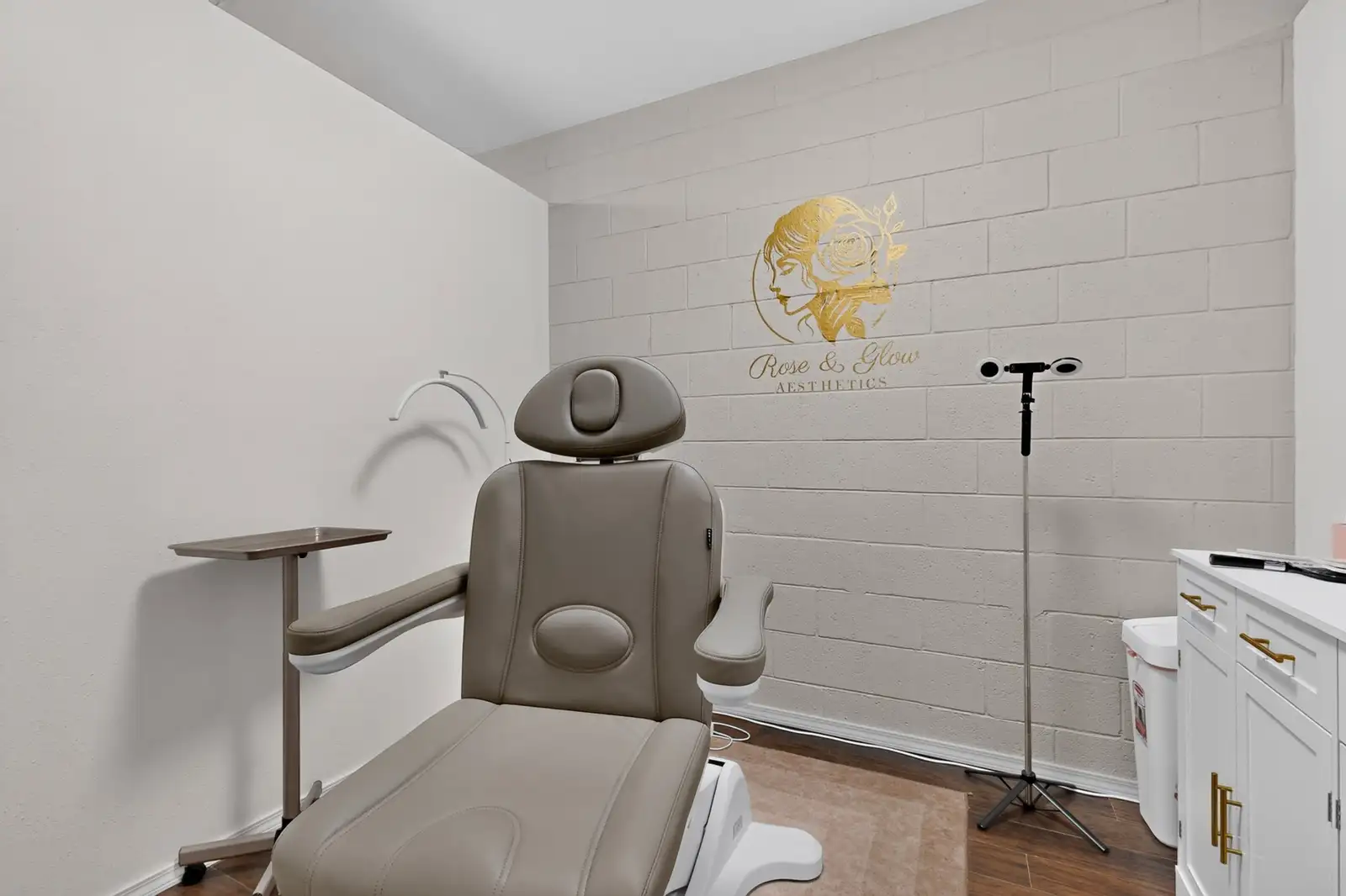 4-SUITE RETAIL/OFFICE · INVESTMENT/OWNER USER image 10
