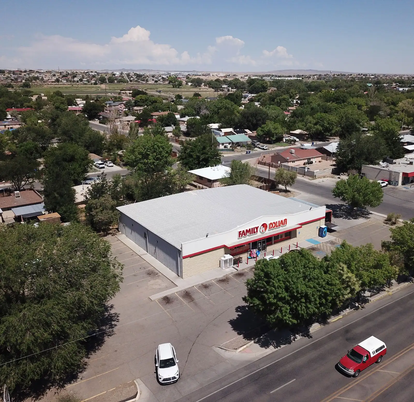 Los Lunas Freestanding Retail Building image 3