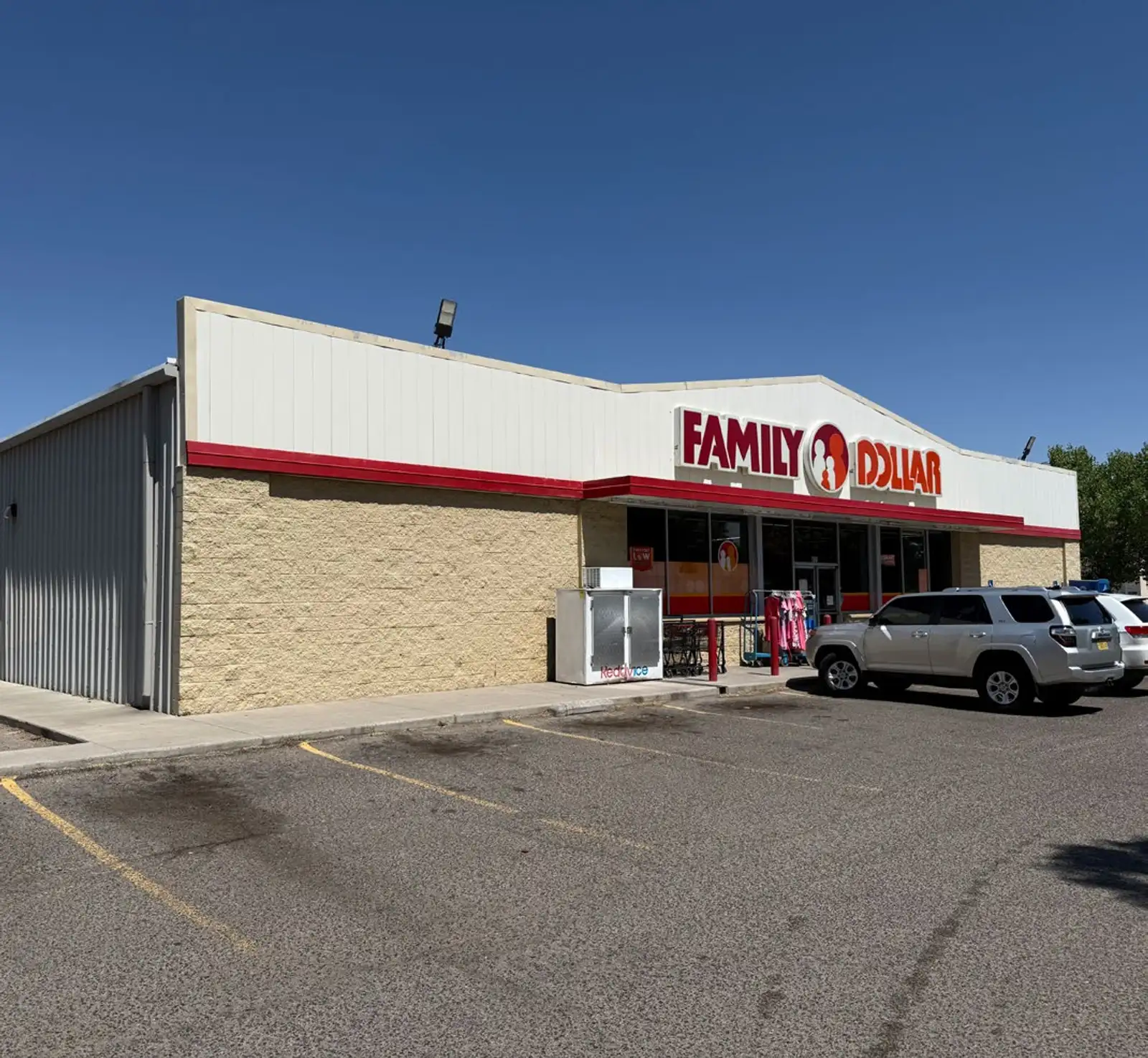 Los Lunas Freestanding Retail Building image 2