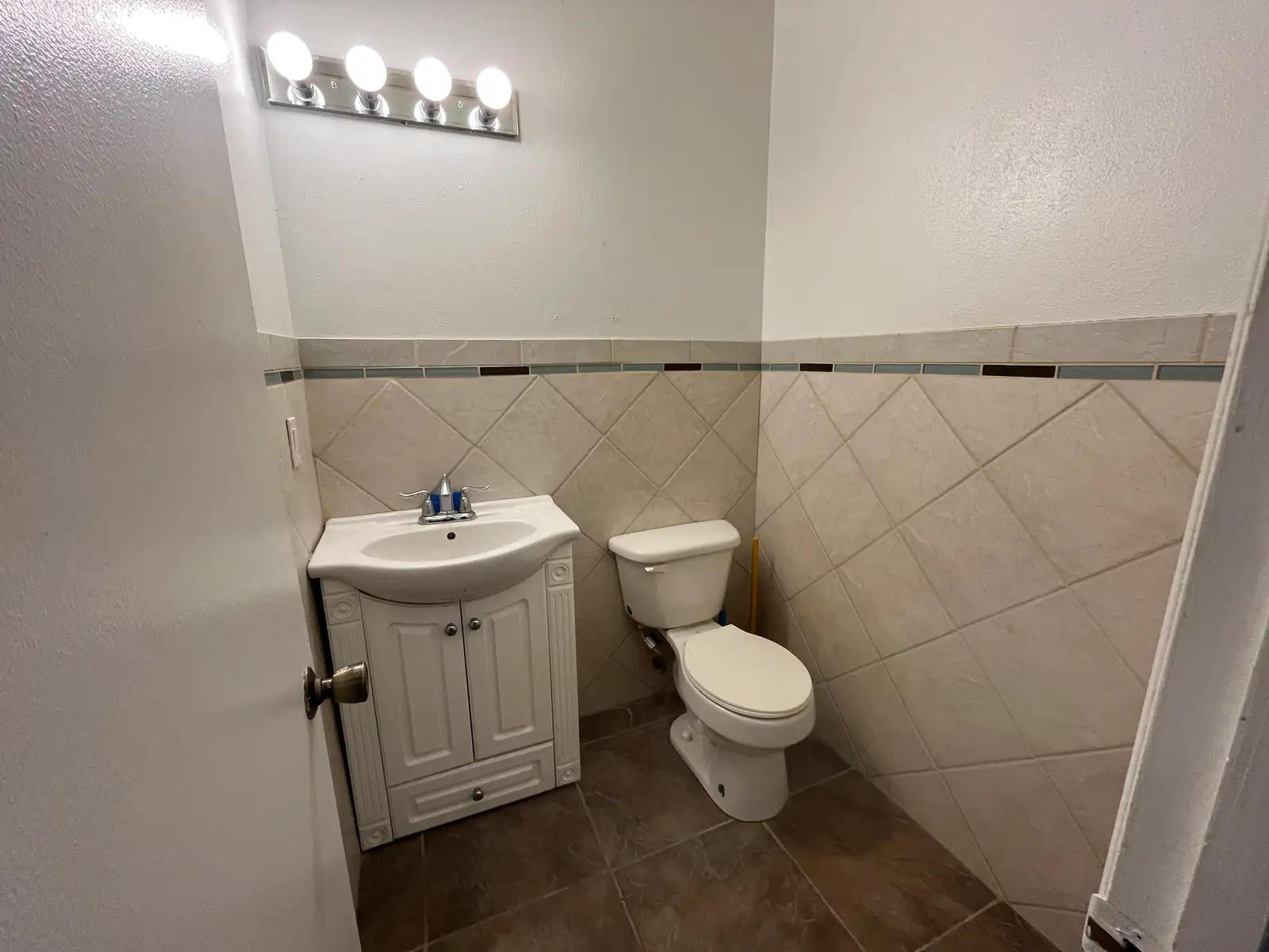 8019 Menaul Blvd NE image 10