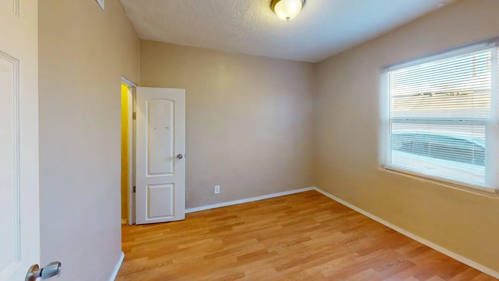 907 Coal Ave SW image 39