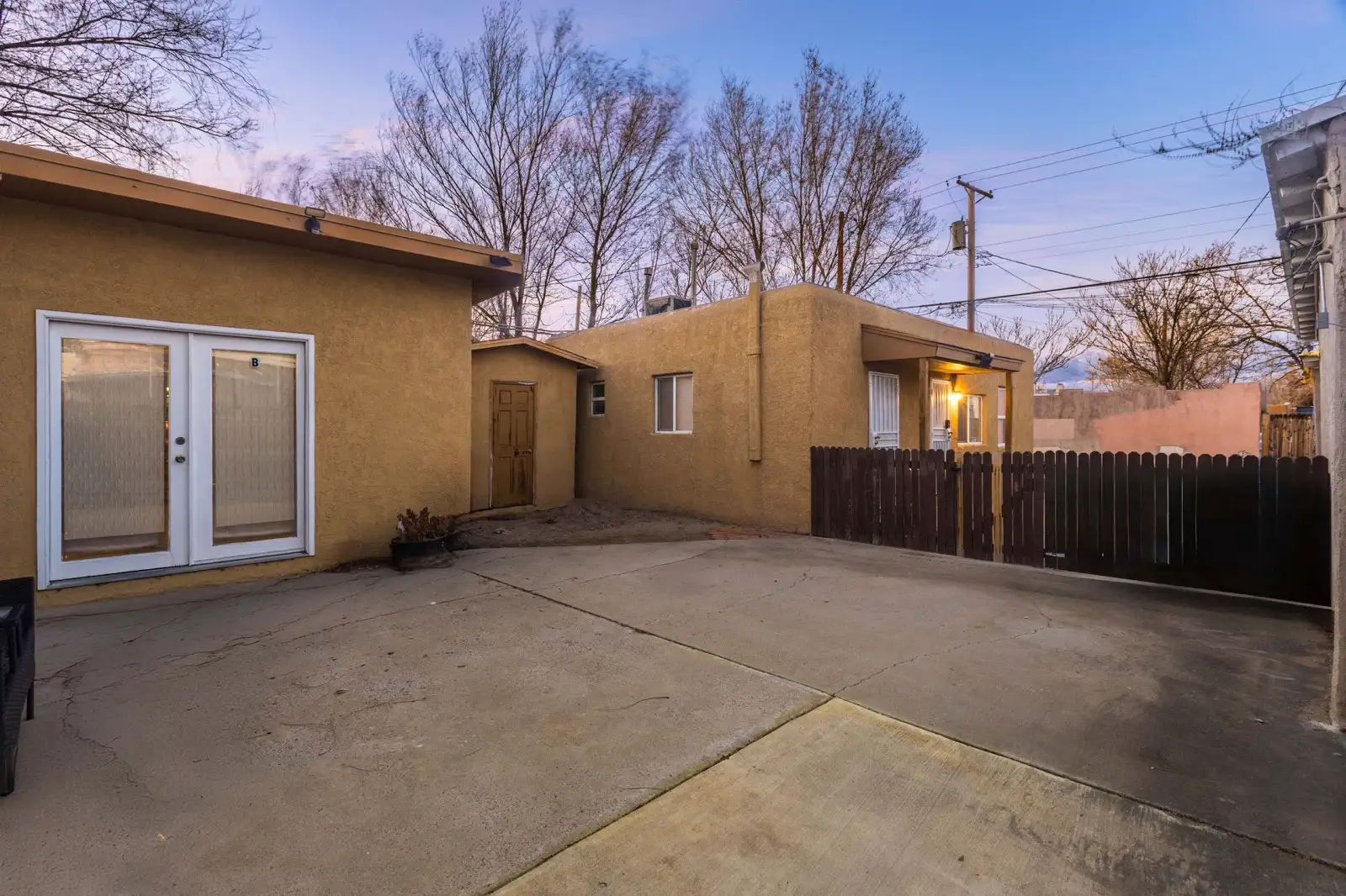 907 Coal Ave SW image 4