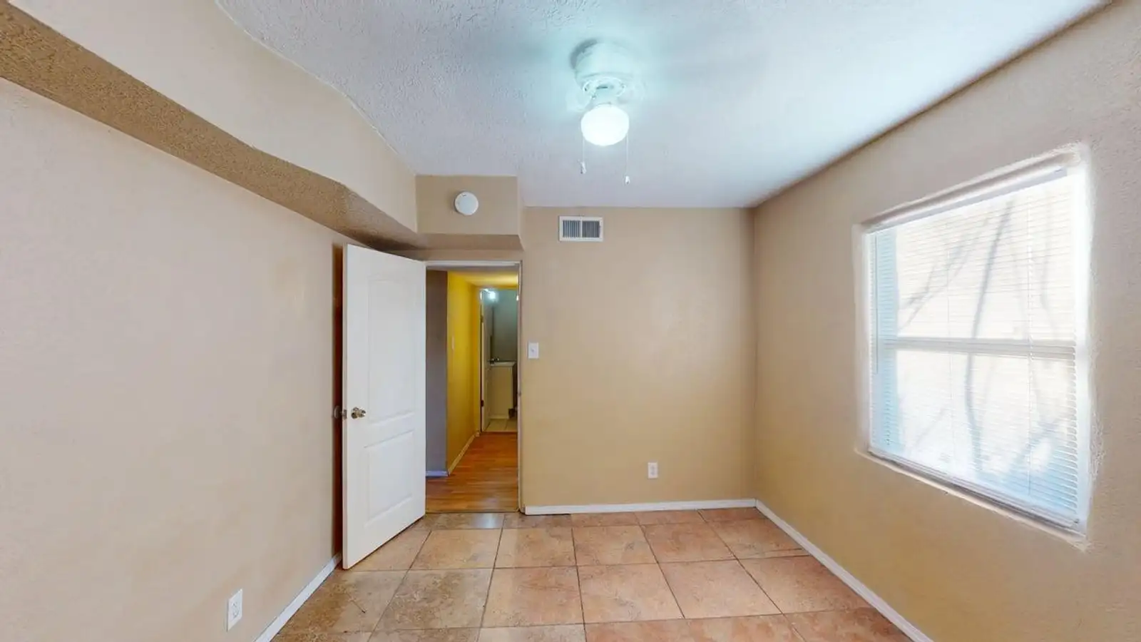 907 Coal Ave SW image 32
