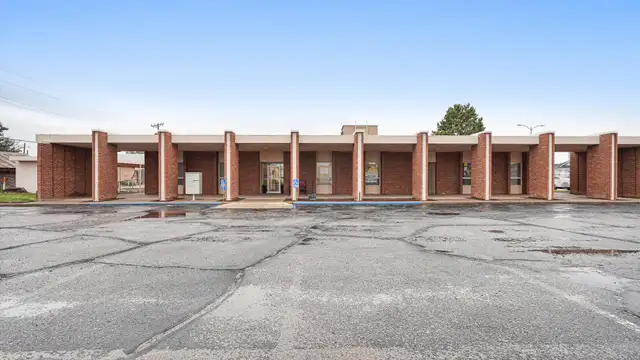 712 S 1st St listing image
