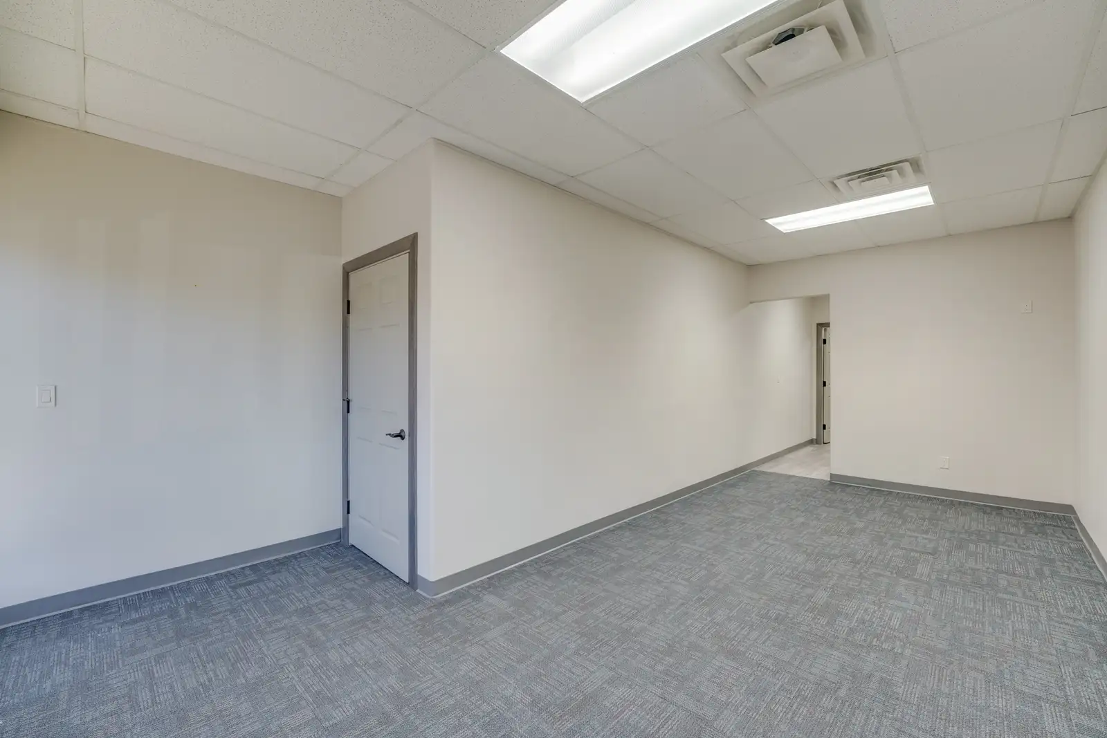 6586 E Main St Suite B image 2