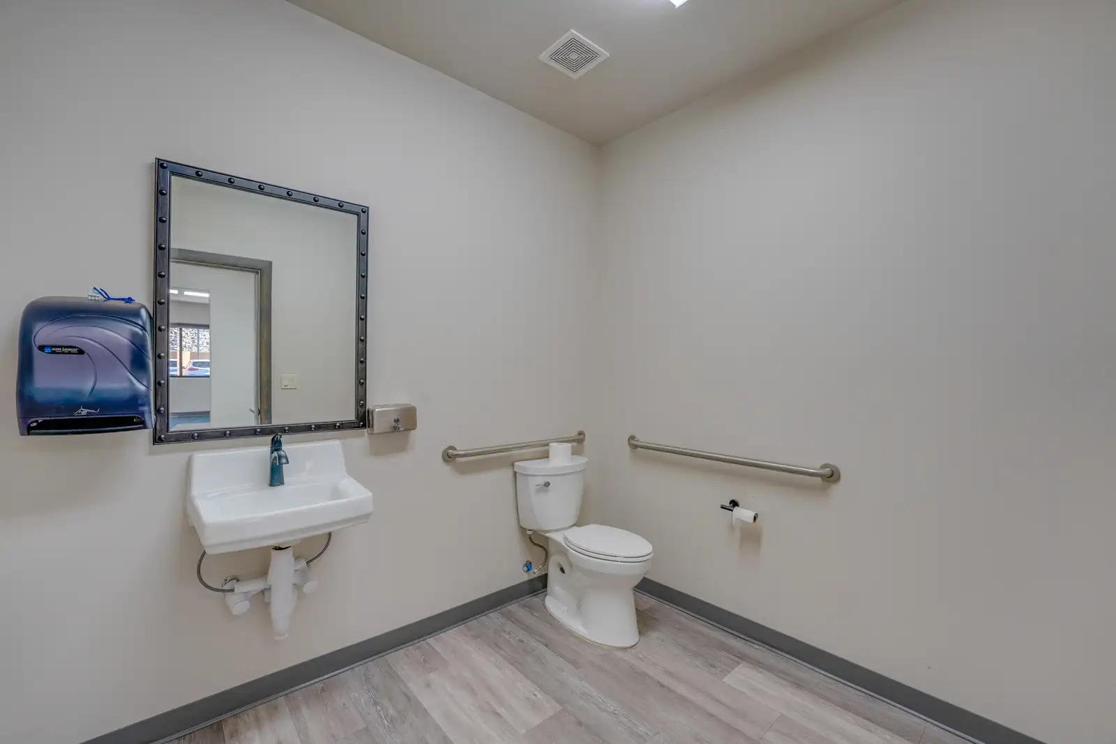 6586 E Main St Suite B image 9