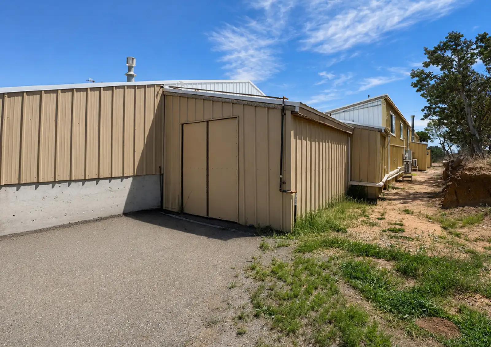 East Mountain Retail Building image 7