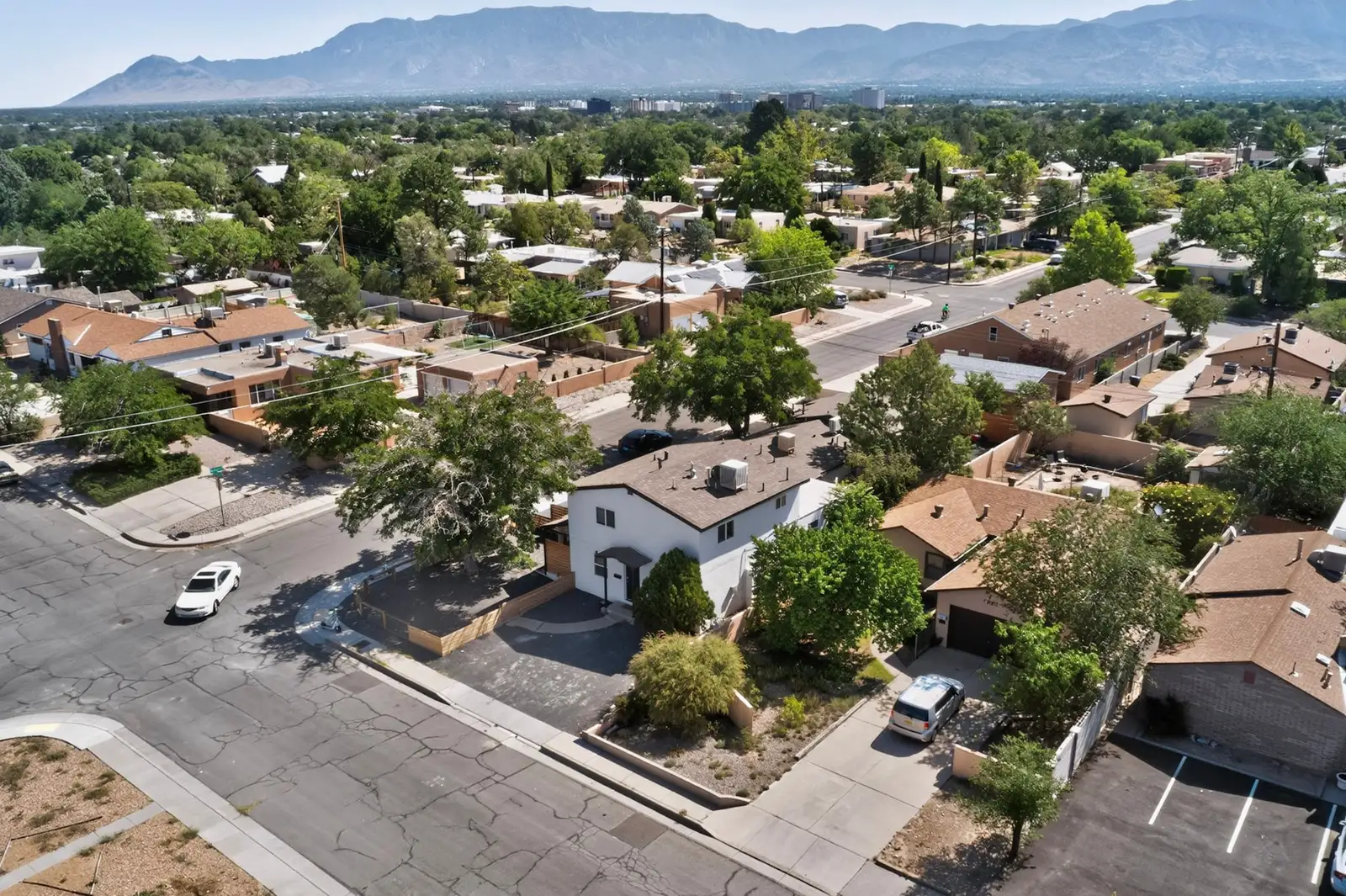 4Plex-Great Location-Turn Key! image 6