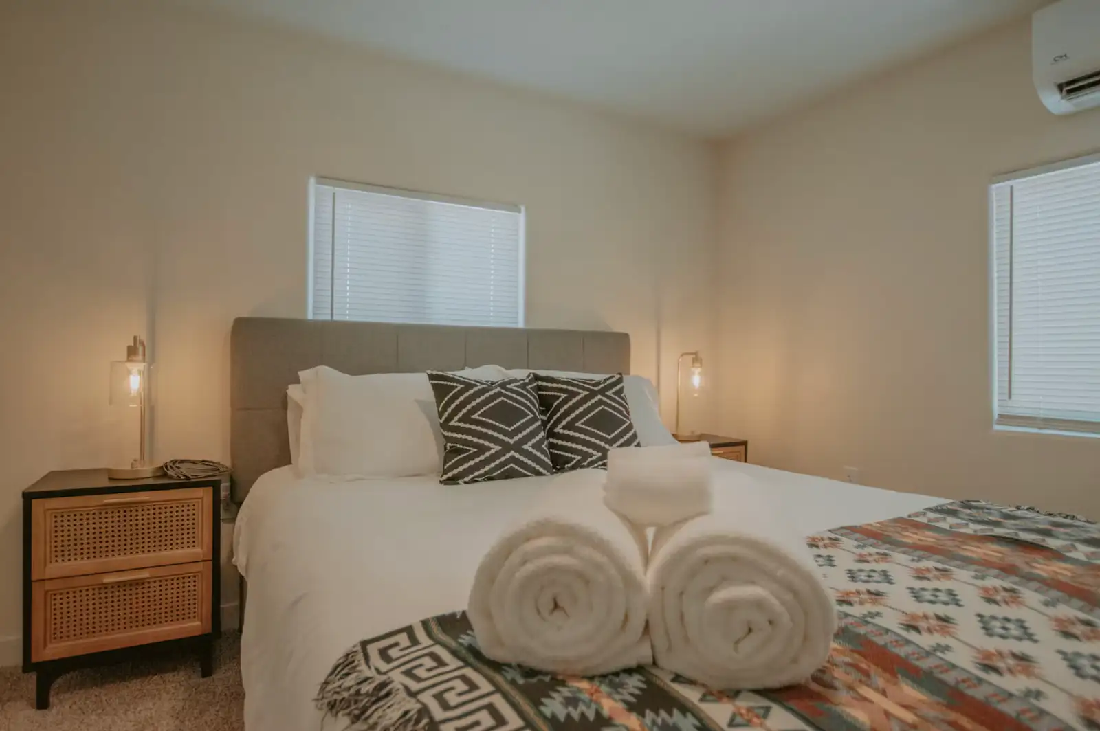 4Plex-Great Location-Turn Key! image 12