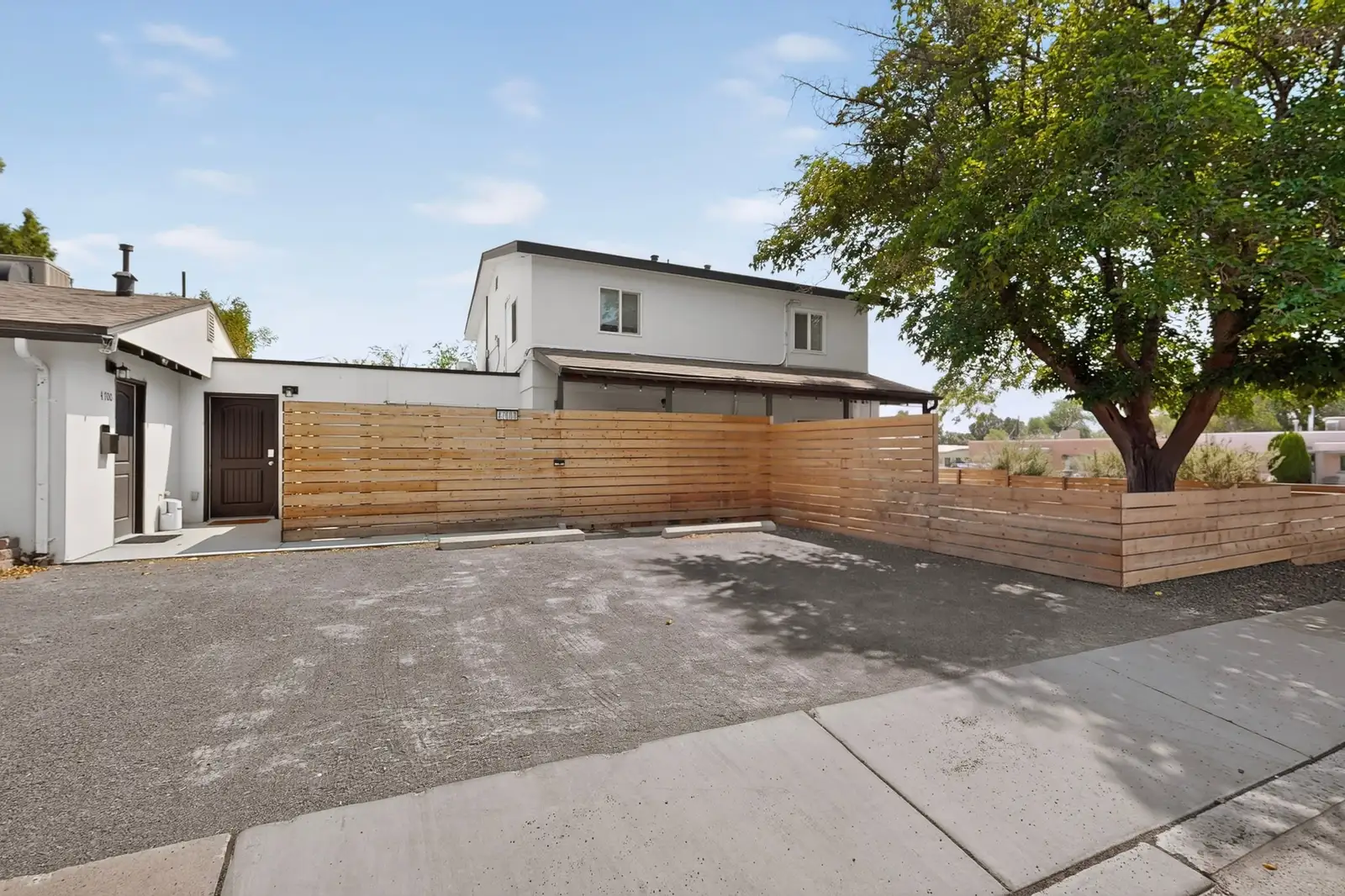 4Plex-Great Location-Turn Key! image 3