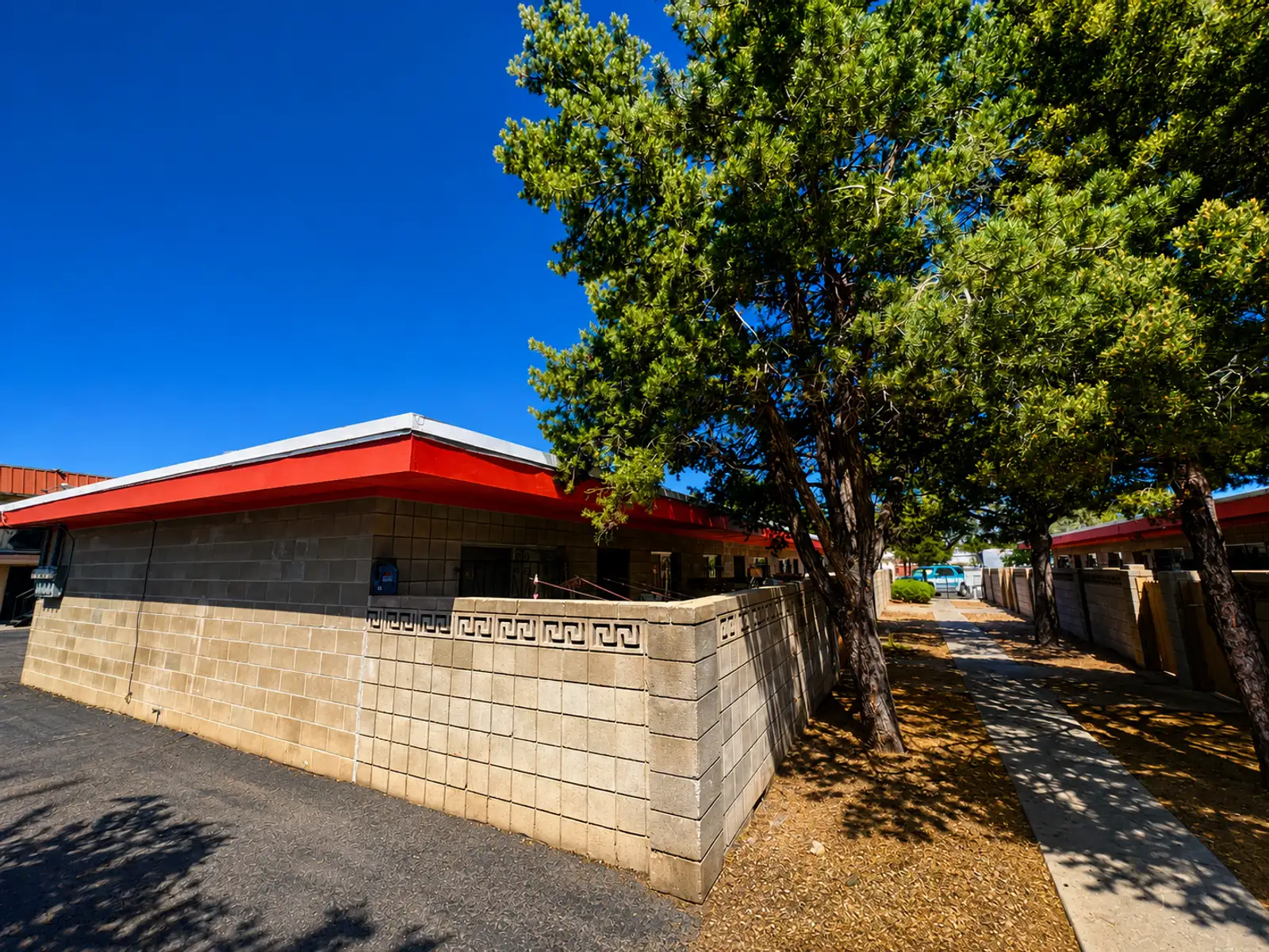 635 Mesilla St SE image 2