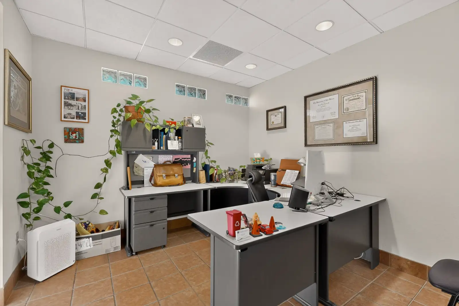 Free-Standing 2,908 SF Office with Montaño Frontage & 16 Spaces image 16