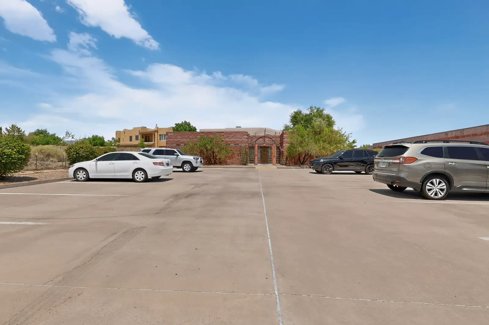 Free-Standing 2,908 SF Office with Montaño Frontage & 16 Spaces image 23