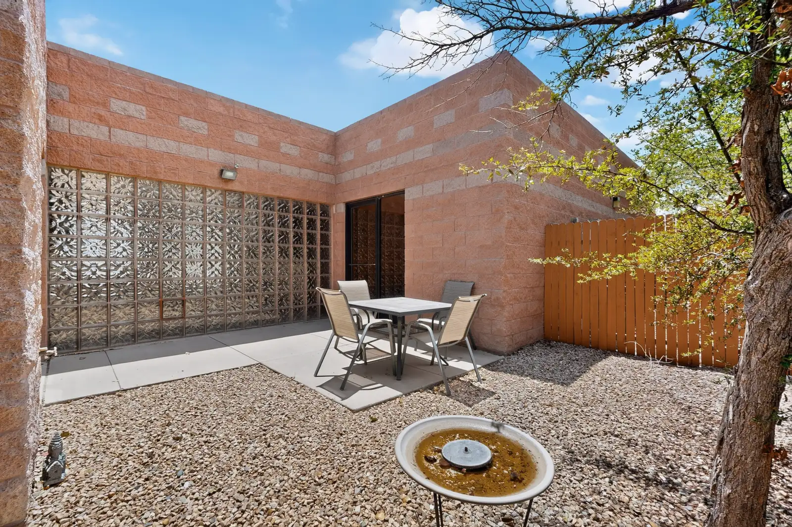 Free-Standing 2,908 SF Office with Montaño Frontage & 16 Spaces image 22