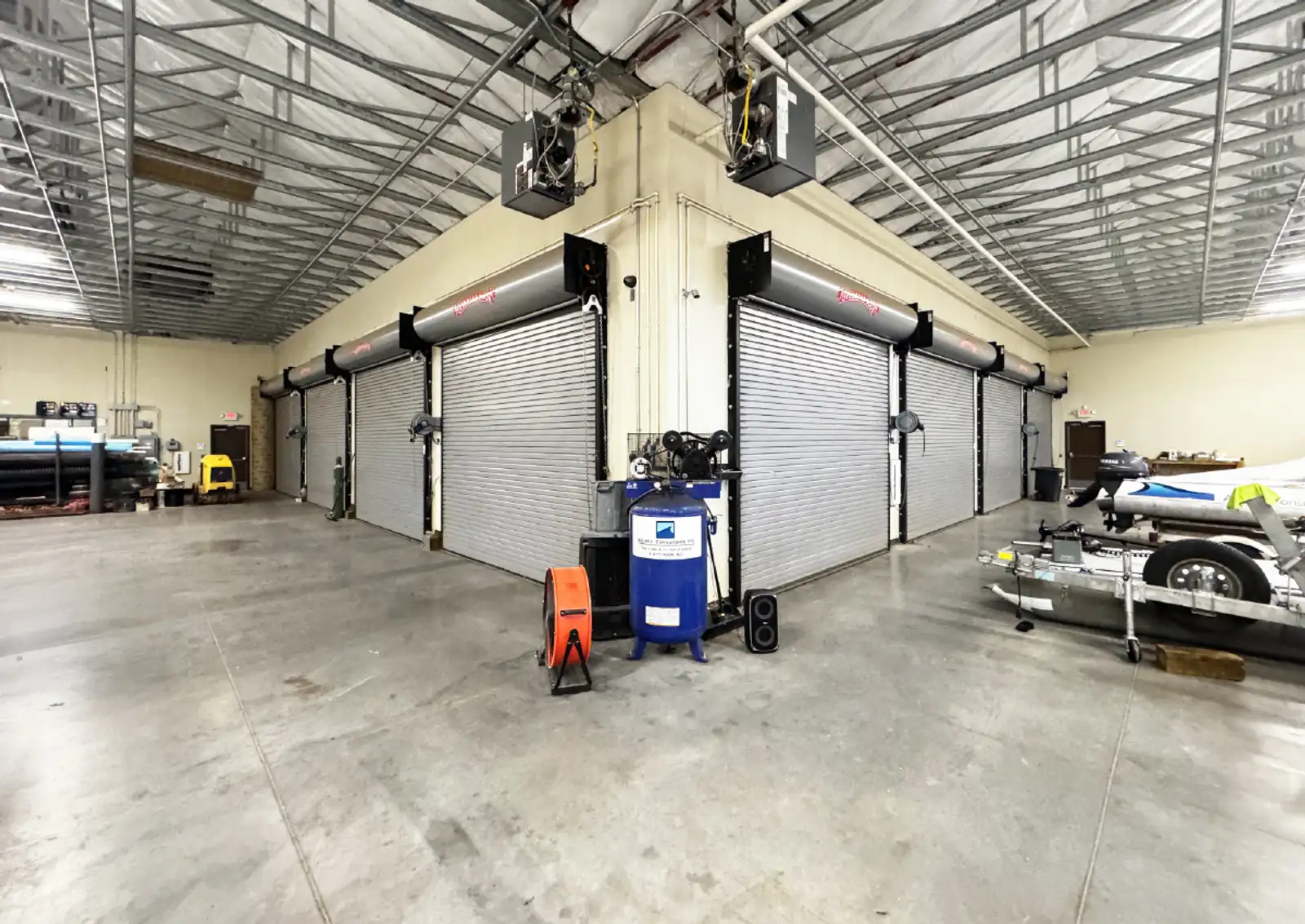 Multi-Bay Warehouse Condo | Rare Westside Location image 11