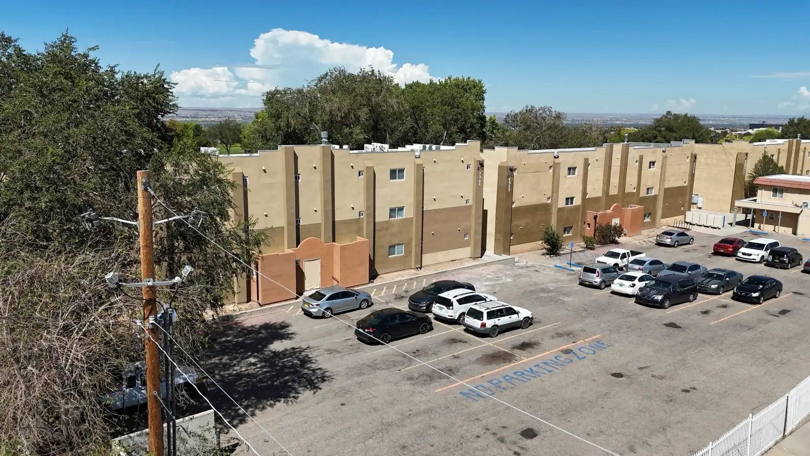Sunport Apartments image 32